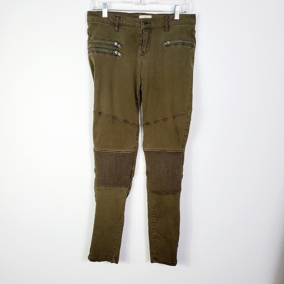 ELAN SKINNY LEG ANKLE ZIPPERED PANT - Picture 1 of 5